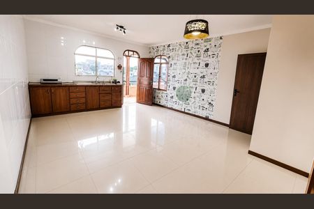 Casa para alugar com 500m², 3 quartos e 8 vagasCozinha