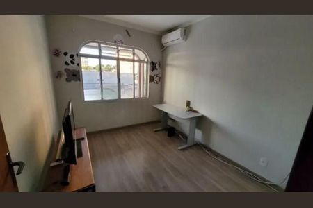 Casa para alugar com 500m², 3 quartos e 8 vagasQuarto