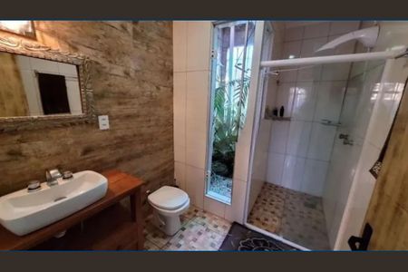Casa para alugar com 500m², 3 quartos e 8 vagasBanheiro