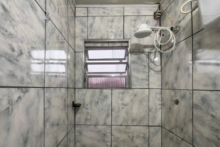 Banheiro  de casa de condomínio para alugar com 0 quarto, 32m² em Vila Tupi, Praia Grande