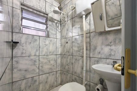 Banheiro  de casa de condomínio para alugar com 0 quarto, 32m² em Vila Tupi, Praia Grande