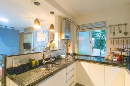 Apartamento à venda com 41m², 2 quartos e 1 vaga Apartamento à venda com 41m², 2 quartos e 1 vagaCozinha e Área de Serviço
