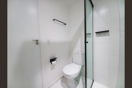 Banheiro de kitnet/studio para alugar com 1 quarto, 27m² em Vila Buarque, São Paulo