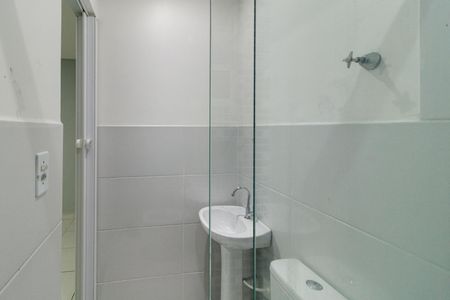 Banheiro de kitnet/studio para alugar com 1 quarto, 24m² em Jardim Felicidade(zona Norte), São Paulo