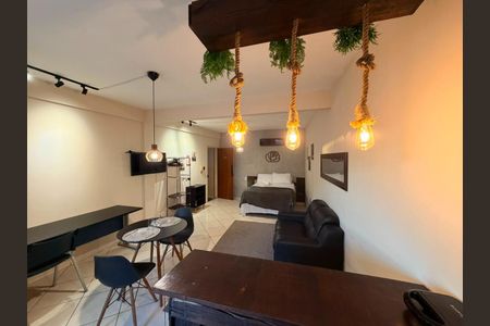 Sala/Cozinha de kitnet/studio para alugar com 1 quarto, 30m² em Parque Jardim Carioca, Campos dos Goytacazes