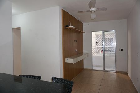 Sala de apartamento para alugar com 2 quartos, 44m² em Chácaras Caxingui, Embu das Artes