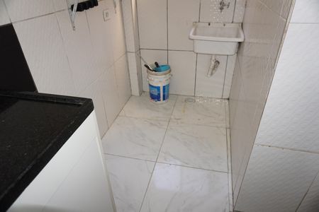 Lavanderia de apartamento para alugar com 2 quartos, 44m² em Chácaras Caxingui, Embu das Artes