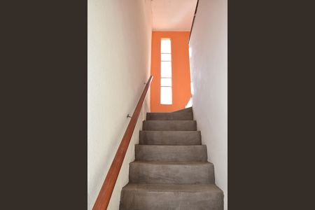 Escada que acesso a casa de casa à venda com 2 quartos, 46m² em Parque Eloy Chaves, Jundiaí