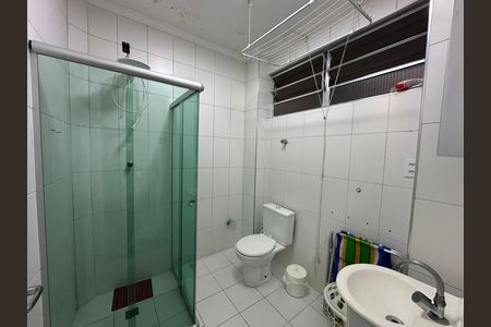 Banheiro de apartamento para alugar com 1 quarto, 25m² em Itararé, São Vicente