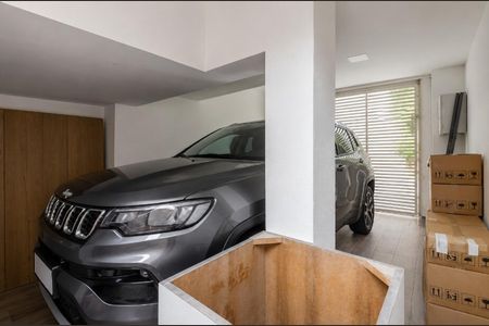 Garagem de casa à venda com 3 quartos, 105m² em Sumaré, São Paulo