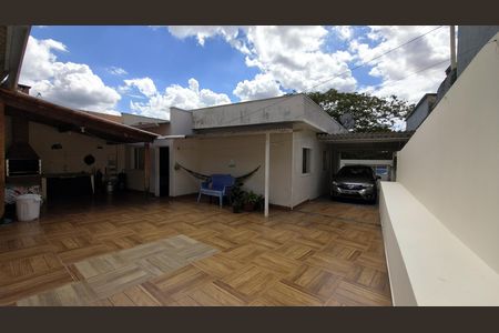 Área externa de casa à venda com 3 quartos, 265m² em Jardim Martins, Jundiaí