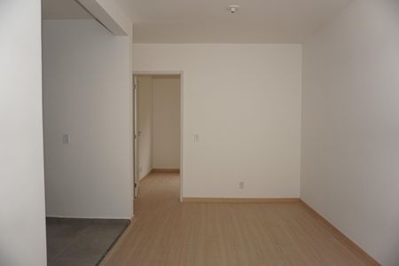 Sala de apartamento para alugar com 2 quartos, 48m² em Jardim Sao Luiz, Embu das Artes