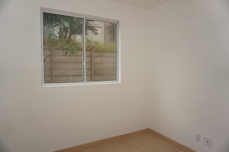 Quarto 2 de apartamento para alugar com 2 quartos, 48m² em Jardim Sao Luiz, Embu das Artes