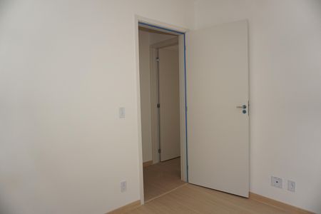 Quarto 1 de apartamento para alugar com 2 quartos, 48m² em Jardim Sao Luiz, Embu das Artes