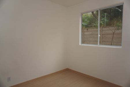 Quarto 2 de apartamento para alugar com 2 quartos, 48m² em Jardim Sao Luiz, Embu das Artes