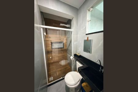 Banheiro de kitnet/studio para alugar com 1 quarto, 29m² em Parque Jardim Carioca, Campos dos Goytacazes
