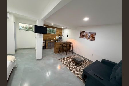 Sala/Quarto de kitnet/studio para alugar com 1 quarto, 29m² em Parque Jardim Carioca, Campos dos Goytacazes