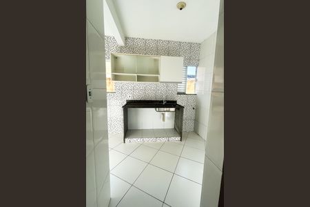 Cozinha de apartamento para alugar com 2 quartos, 55m² em Terra Firme, Rio das Ostras