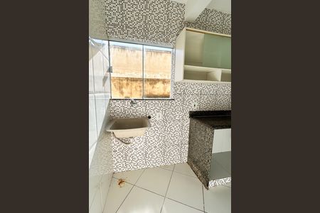 Área de serviço de apartamento para alugar com 2 quartos, 55m² em Terra Firme, Rio das Ostras