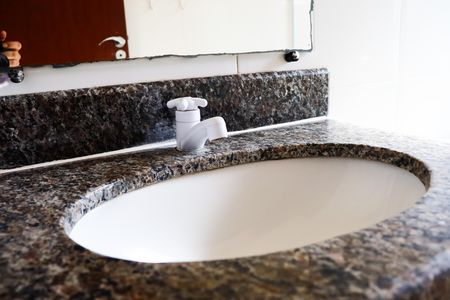 Apartamento para alugar com 55m², 2 quartos e 1 vaga Apartamento para alugar com 55m², 2 quartos e 1 vagaBanheiro social