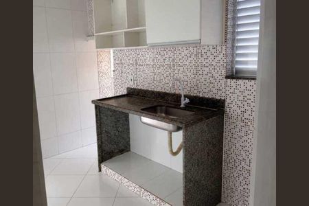 Cozinha de apartamento para alugar com 2 quartos, 55m² em Terra Firme, Rio das Ostras