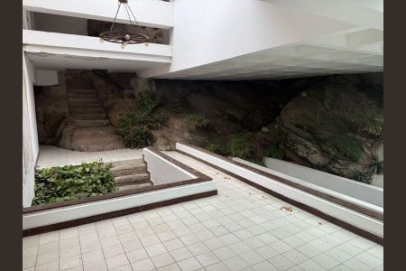 Casa para alugar com 1000m², 5 quartos e 2 vagas Casa para alugar com 1000m², 5 quartos e 2 vagasÁrea externa