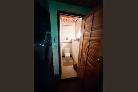 Casa para alugar com 1000m², 5 quartos e 2 vagas Casa para alugar com 1000m², 5 quartos e 2 vagasBanheiro