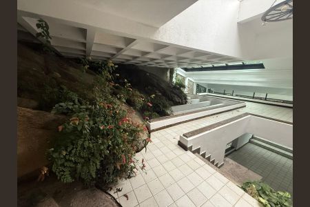 Casa para alugar com 1000m², 5 quartos e 2 vagas Casa para alugar com 1000m², 5 quartos e 2 vagasÁrea externa