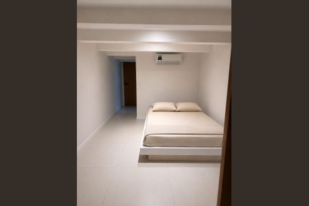 Casa para alugar com 1000m², 5 quartos e 2 vagas Casa para alugar com 1000m², 5 quartos e 2 vagasQuarto