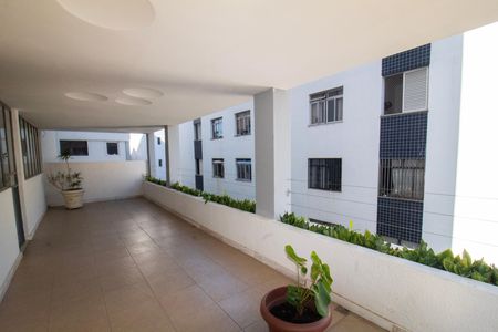 Hall de entrada de apartamento para alugar com 2 quartos, 80m² em Nova Suíça, Belo Horizonte