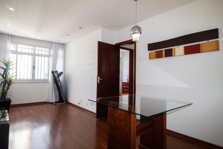 Apartamento para alugar com 80m², 2 quartos e 1 vagaSala 