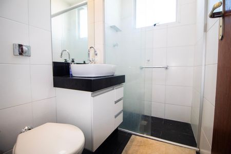 Apartamento para alugar com 80m², 2 quartos e 1 vagaBanheiro da suite 