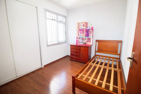 Quarto 01  de apartamento para alugar com 2 quartos, 80m² em Nova Suíça, Belo Horizonte
