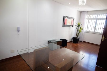 Apartamento para alugar com 80m², 2 quartos e 1 vagaSala 
