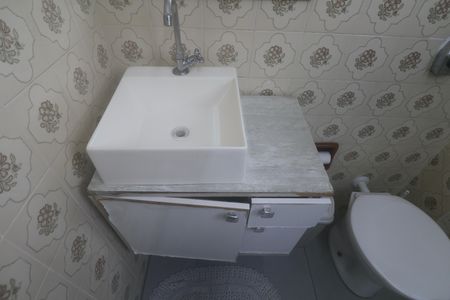 Banheiro Social de apartamento para alugar com 1 quarto, 55m² em Jardim Ana Maria, Guarujá