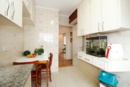 Apartamento à venda com 94m², 3 quartos e 2 vagas Apartamento à venda com 94m², 3 quartos e 2 vagasCozinha