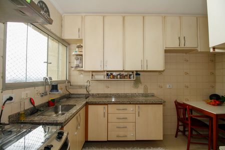 Cozinha de apartamento à venda com 2 quartos, 94m² em Vila Madalena, São Paulo
