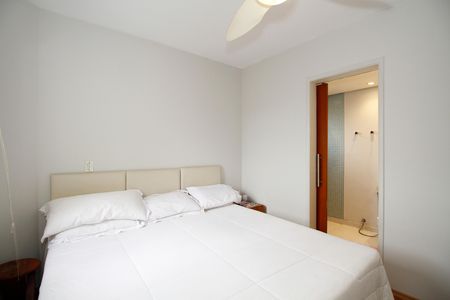 Apartamento à venda com 94m², 3 quartos e 2 vagas Apartamento à venda com 94m², 3 quartos e 2 vagasSuíte