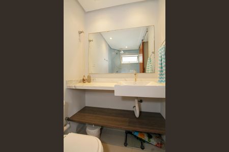 Apartamento à venda com 94m², 3 quartos e 2 vagas Apartamento à venda com 94m², 3 quartos e 2 vagasBanheiro da Suíte