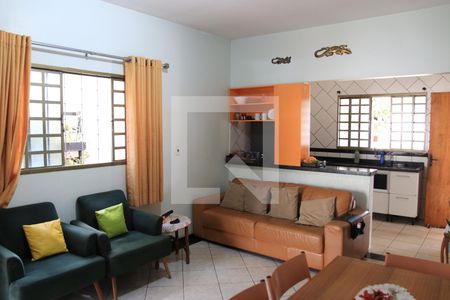 Casa à venda com 3 quartos, 490m² em Jardim Santo Antonio, Goiânia