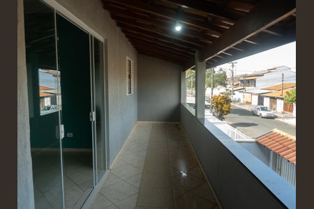 Sacada de casa para alugar com 3 quartos, 236m² em São José, Paulínia