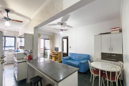 Sala de apartamento para alugar com 2 quartos, 66m² em Guilhermina, Praia Grande