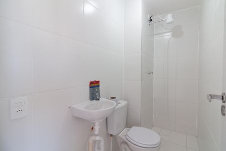 Banheiro de apartamento para alugar com 2 quartos, 37m² em Jardim Gilda Maria, São Paulo