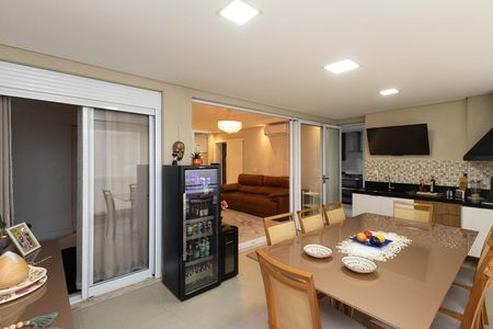 Apartamento à venda com 148m², 4 quartos e 3 vagasVaranda