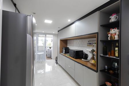 Apartamento à venda com 148m², 4 quartos e 3 vagasCozinha - Armários