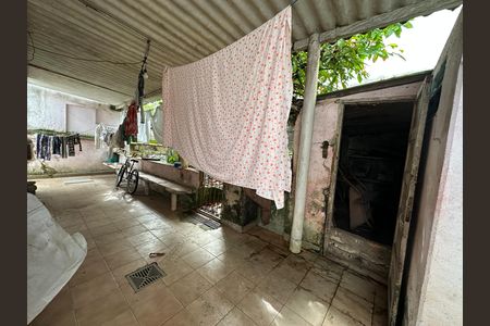 Casa para alugar com 300m², 4 quartos e 2 vagas Casa para alugar com 300m², 4 quartos e 2 vagasVaranda