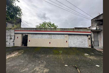 Casa para alugar com 300m², 4 quartos e 2 vagas Casa para alugar com 300m², 4 quartos e 2 vagasFachada