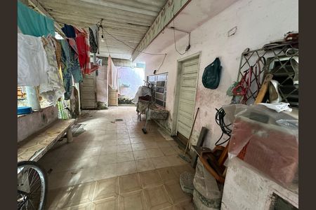 Casa para alugar com 300m², 4 quartos e 2 vagas Casa para alugar com 300m², 4 quartos e 2 vagasVaranda