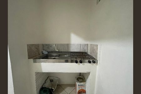 Studio para alugar com 28m², 1 quarto e sem vaga Studio para alugar com 28m², 1 quarto e sem vagaSala/Cozinha