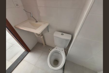Banheiro de apartamento à venda com 2 quartos, 40m² em Taquara, Rio de Janeiro